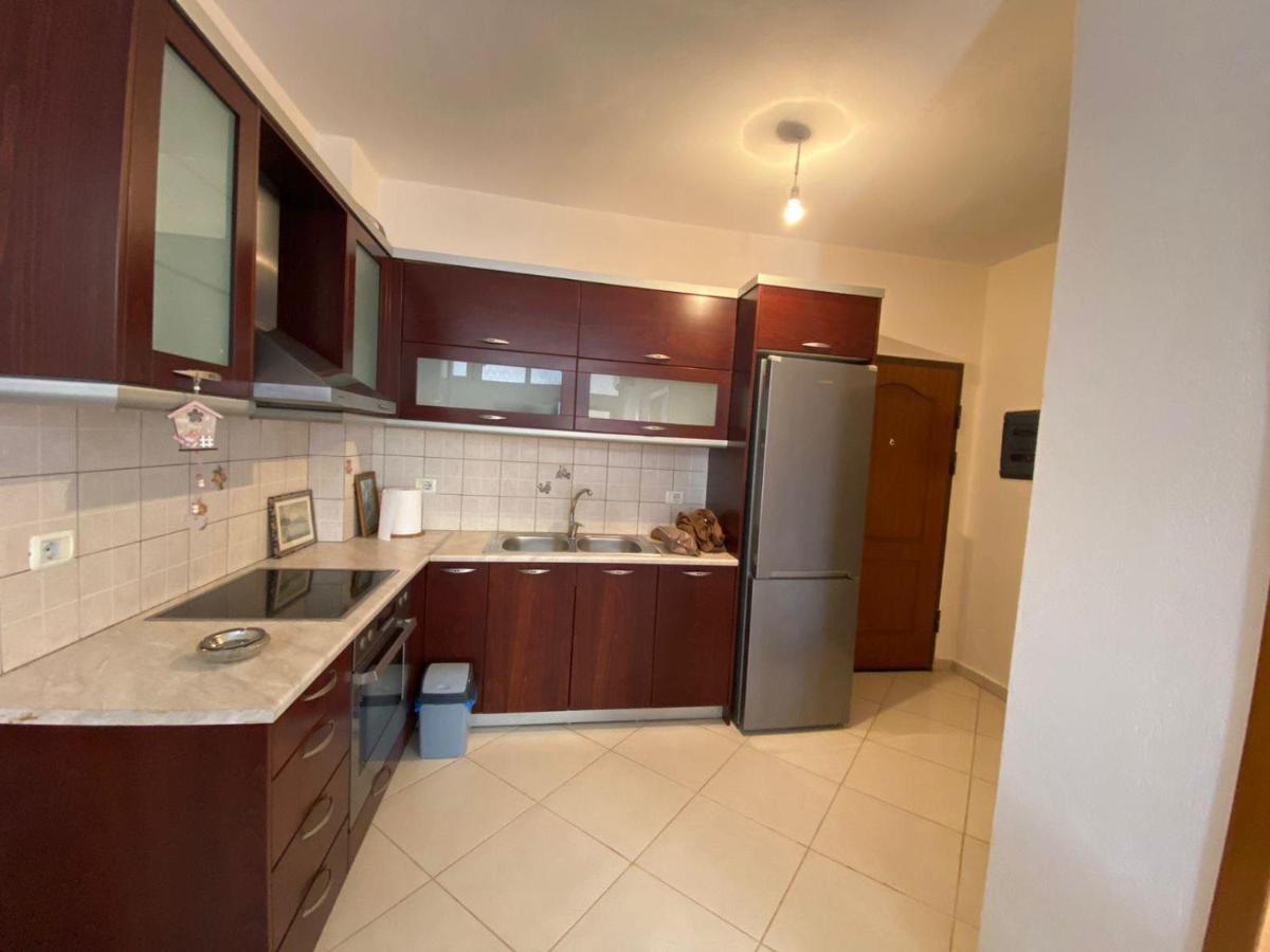 Titi'S Apartment Saranda Bagian luar foto