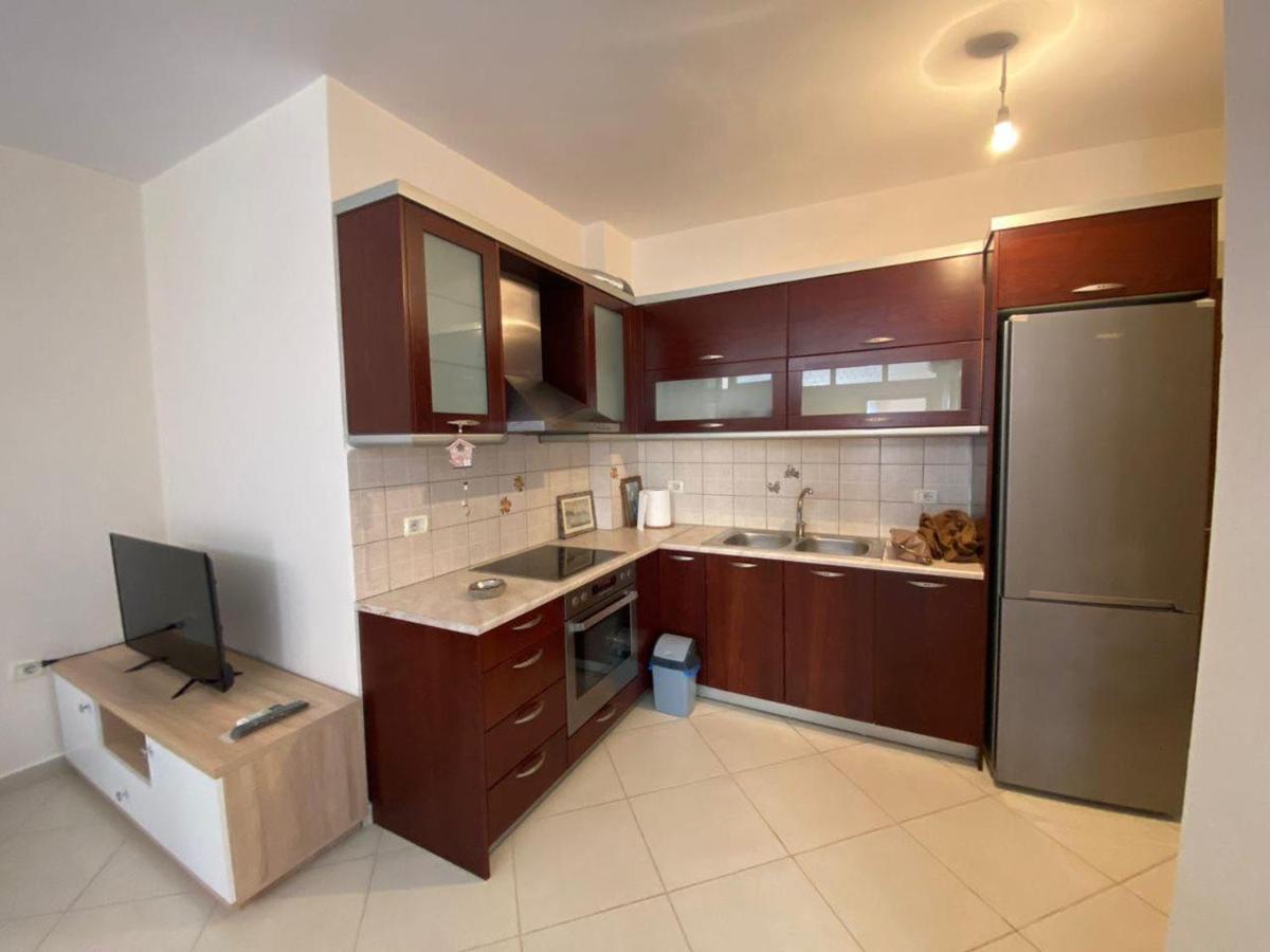Titi'S Apartment Saranda Bagian luar foto